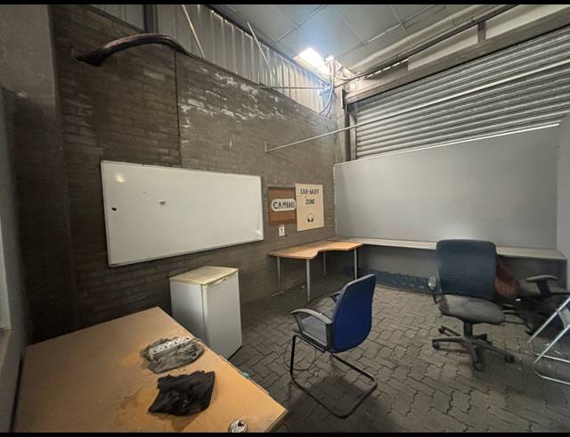 2,000M² WAREHOUSE TO LET IN BLACKHEATH INDUSTRIAL